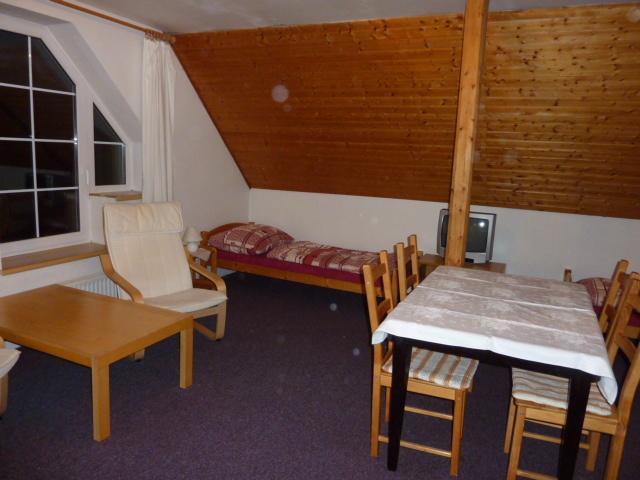 Niky Hotell Josefŭv Dŭl Rum bild