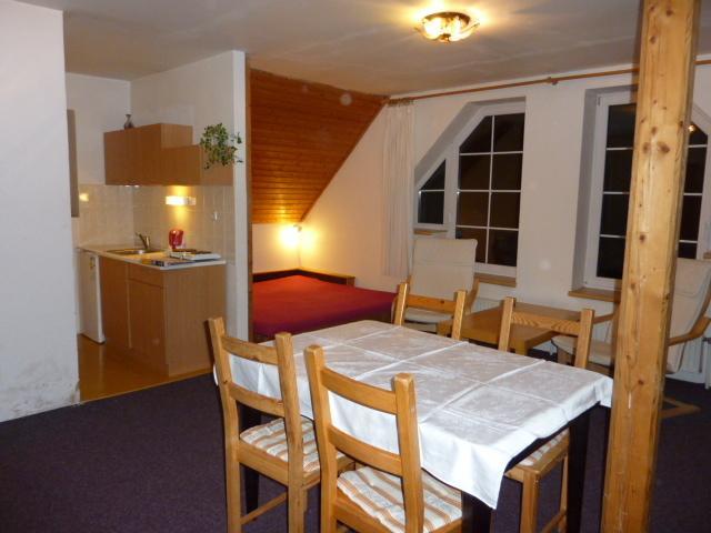 Niky Hotell Josefŭv Dŭl Rum bild